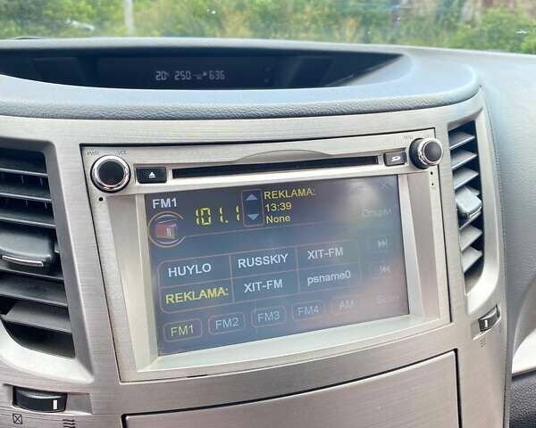 Субару Аутбек, объемом двигателя 2.46 л и пробегом 179 тыс. км за 8800 $, фото 16 на Automoto.ua