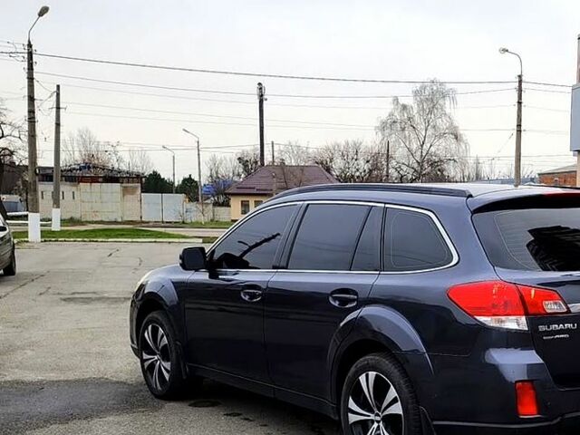 Субару Аутбек, объемом двигателя 2.5 л и пробегом 250 тыс. км за 10000 $, фото 6 на Automoto.ua