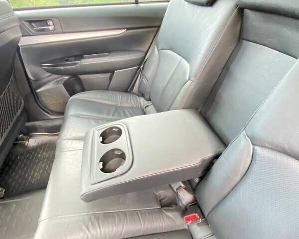 Субару Аутбек, объемом двигателя 2.46 л и пробегом 179 тыс. км за 8800 $, фото 20 на Automoto.ua