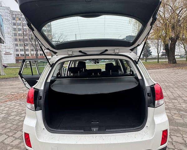 Субару Аутбек, об'ємом двигуна 2.5 л та пробігом 190 тис. км за 8900 $, фото 11 на Automoto.ua