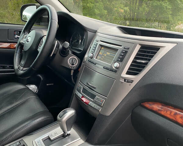 Субару Аутбек, об'ємом двигуна 2.5 л та пробігом 220 тис. км за 9700 $, фото 2 на Automoto.ua