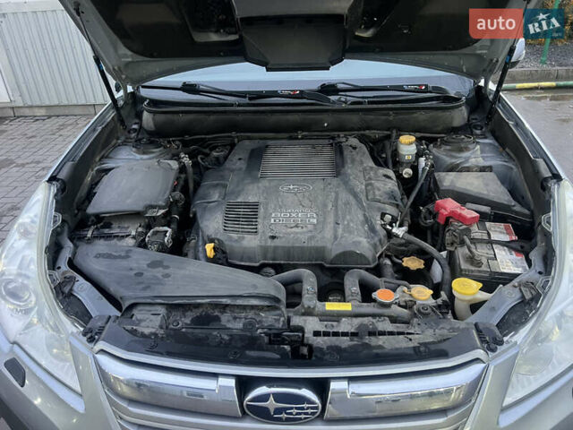 Субару Аутбек, объемом двигателя 2 л и пробегом 168 тыс. км за 11100 $, фото 13 на Automoto.ua