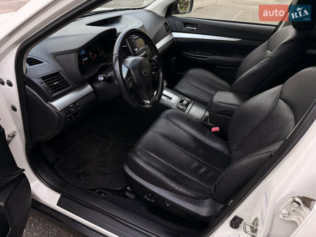 Субару Аутбек, об'ємом двигуна 2 л та пробігом 165 тис. км за 13900 $, фото 20 на Automoto.ua
