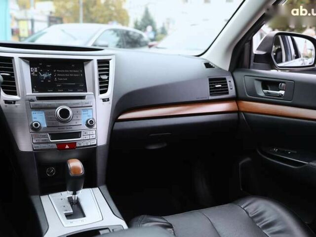 Субару Аутбек, объемом двигателя 2.5 л и пробегом 155 тыс. км за 12500 $, фото 12 на Automoto.ua