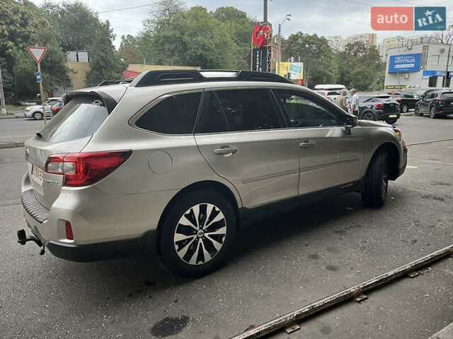 Субару Аутбек, объемом двигателя 2.5 л и пробегом 150 тыс. км за 16500 $, фото 2 на Automoto.ua