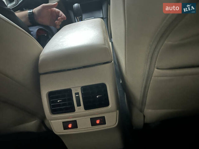 Субару Аутбек, объемом двигателя 2.5 л и пробегом 150 тыс. км за 16500 $, фото 15 на Automoto.ua
