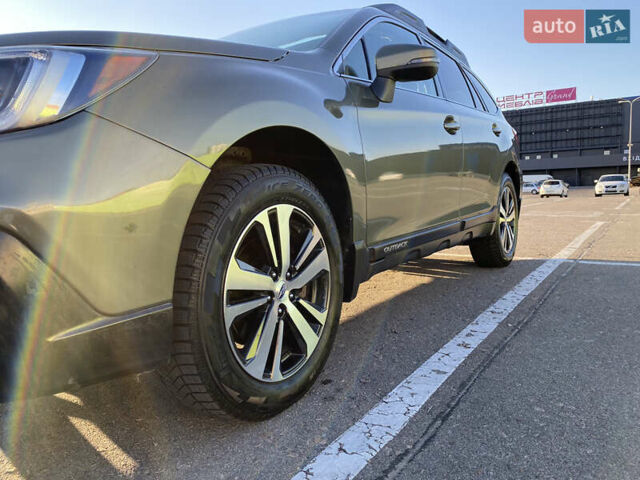 Субару Аутбек, объемом двигателя 2.5 л и пробегом 129 тыс. км за 20899 $, фото 6 на Automoto.ua