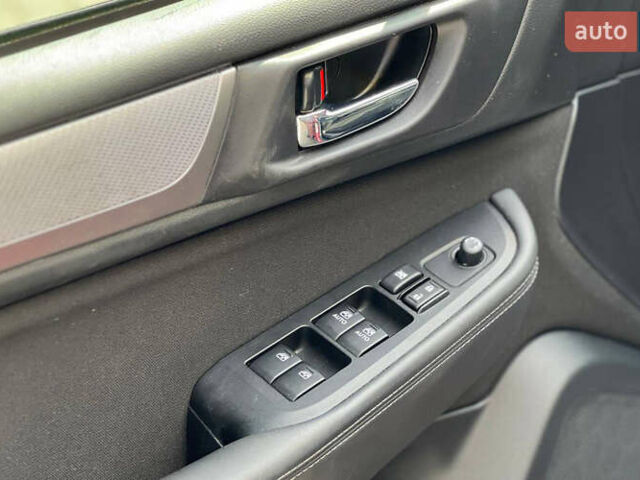 Субару Аутбек, объемом двигателя 2.5 л и пробегом 105 тыс. км за 20000 $, фото 6 на Automoto.ua