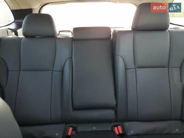 Субару Аутбек, объемом двигателя 2.4 л и пробегом 122 тыс. км за 5400 $, фото 9 на Automoto.ua