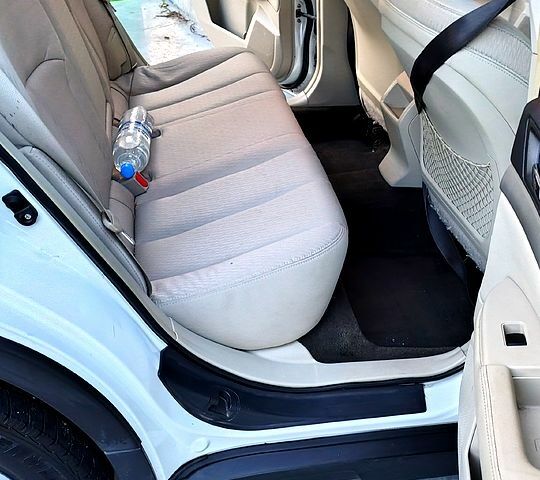 Субару Аутбек, объемом двигателя 2.5 л и пробегом 129 тыс. км за 6000 $, фото 3 на Automoto.ua