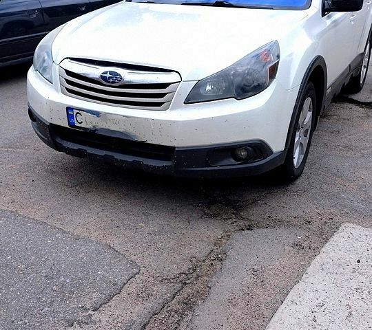 Субару Аутбек, объемом двигателя 2.5 л и пробегом 129 тыс. км за 6000 $, фото 4 на Automoto.ua