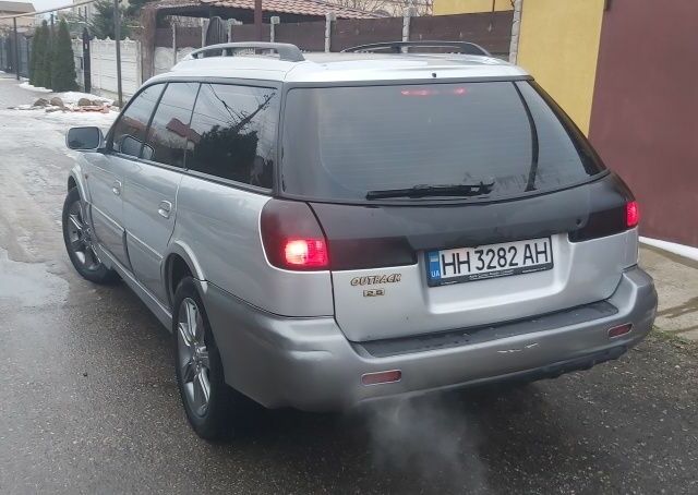 Сірий Субару Аутбек, об'ємом двигуна 2.5 л та пробігом 300 тис. км за 3500 $, фото 6 на Automoto.ua