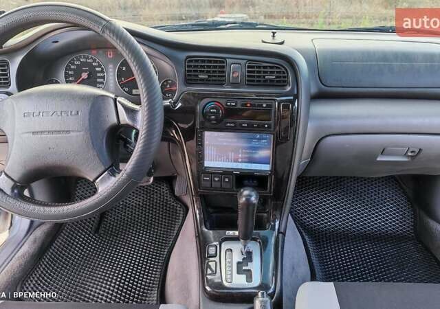 Субару Аутбек 2002 у Одесі на Automoto.ua Сірий Субару Аутбек, об'ємом двигуна 2.5 л та пробігом 330 тис. км за 4950 $, фото 21 на Automoto.ua