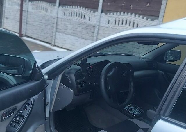 Сірий Субару Аутбек, об'ємом двигуна 2.5 л та пробігом 300 тис. км за 3500 $, фото 1 на Automoto.ua