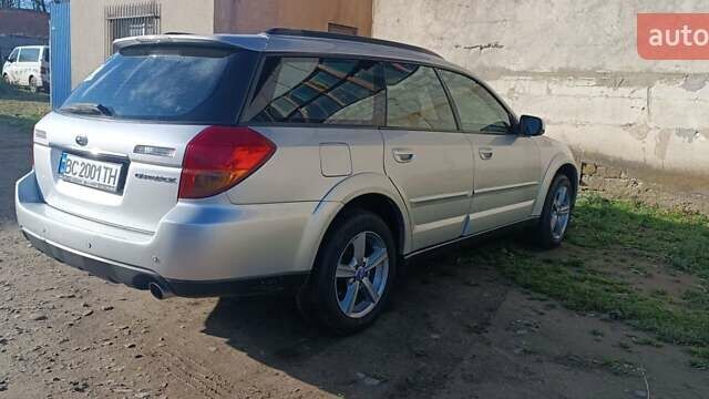 Серый Субару Аутбек, объемом двигателя 2.5 л и пробегом 308 тыс. км за 5300 $, фото 4 на Automoto.ua