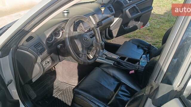 Серый Субару Аутбек, объемом двигателя 2.5 л и пробегом 308 тыс. км за 5300 $, фото 11 на Automoto.ua