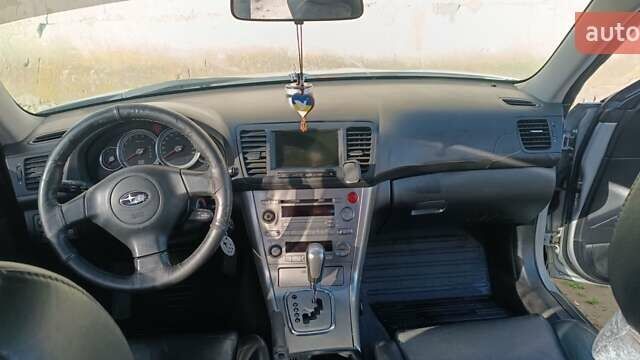 Серый Субару Аутбек, объемом двигателя 2.5 л и пробегом 308 тыс. км за 5300 $, фото 10 на Automoto.ua