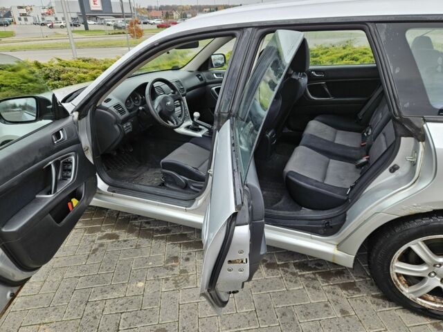 Серый Субару Аутбек, объемом двигателя 2 л и пробегом 350 тыс. км за 2400 $, фото 7 на Automoto.ua