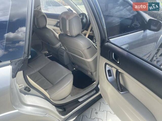 Сірий Субару Аутбек, об'ємом двигуна 3 л та пробігом 340 тис. км за 5000 $, фото 3 на Automoto.ua