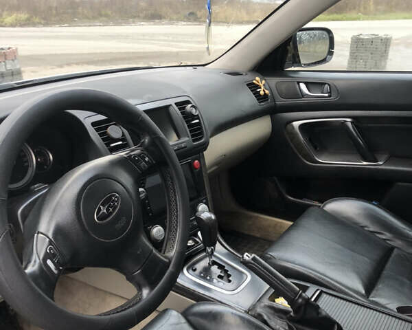 Серый Субару Аутбек, объемом двигателя 3 л и пробегом 280 тыс. км за 6000 $, фото 5 на Automoto.ua