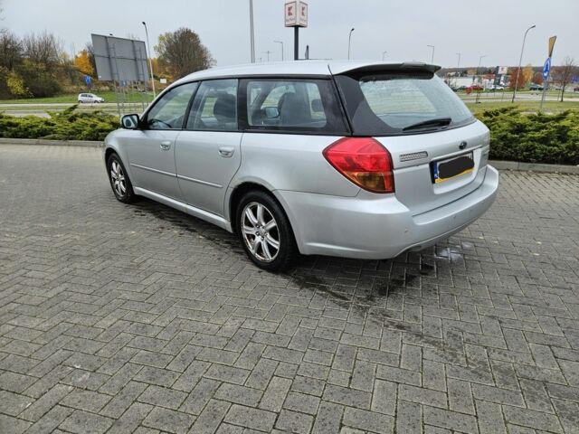 Серый Субару Аутбек, объемом двигателя 2 л и пробегом 350 тыс. км за 2400 $, фото 3 на Automoto.ua