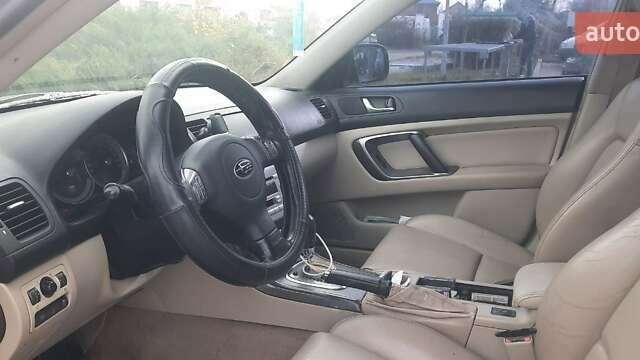 Серый Субару Аутбек, объемом двигателя 3 л и пробегом 200 тыс. км за 5500 $, фото 13 на Automoto.ua