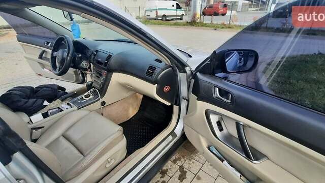 Серый Субару Аутбек, объемом двигателя 3 л и пробегом 200 тыс. км за 5500 $, фото 11 на Automoto.ua