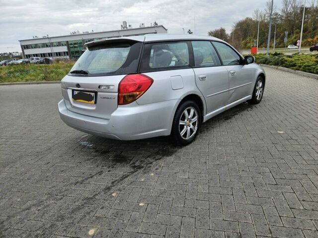 Серый Субару Аутбек, объемом двигателя 2 л и пробегом 350 тыс. км за 2400 $, фото 2 на Automoto.ua