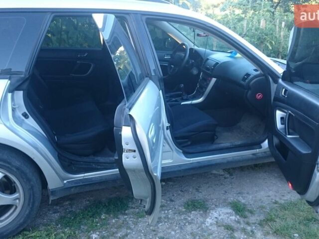 Сірий Субару Аутбек, об'ємом двигуна 2.46 л та пробігом 279 тис. км за 6000 $, фото 2 на Automoto.ua