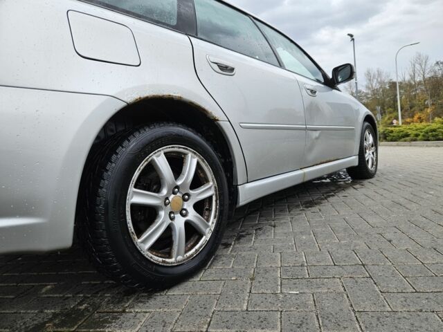 Серый Субару Аутбек, объемом двигателя 2 л и пробегом 350 тыс. км за 2400 $, фото 5 на Automoto.ua