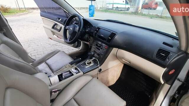 Серый Субару Аутбек, объемом двигателя 3 л и пробегом 200 тыс. км за 5500 $, фото 12 на Automoto.ua