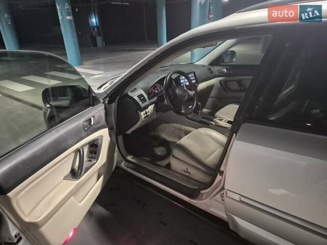 Серый Субару Аутбек, объемом двигателя 3 л и пробегом 160 тыс. км за 6900 $, фото 10 на Automoto.ua