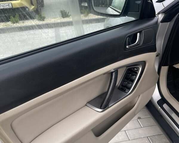 Сірий Субару Аутбек, об'ємом двигуна 3 л та пробігом 364 тис. км за 5600 $, фото 11 на Automoto.ua