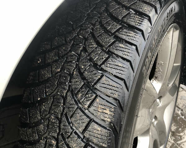 Серый Субару Аутбек, объемом двигателя 3 л и пробегом 280 тыс. км за 6000 $, фото 2 на Automoto.ua