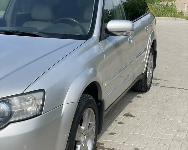 Серый Субару Аутбек, объемом двигателя 3 л и пробегом 361 тыс. км за 6300 $, фото 11 на Automoto.ua