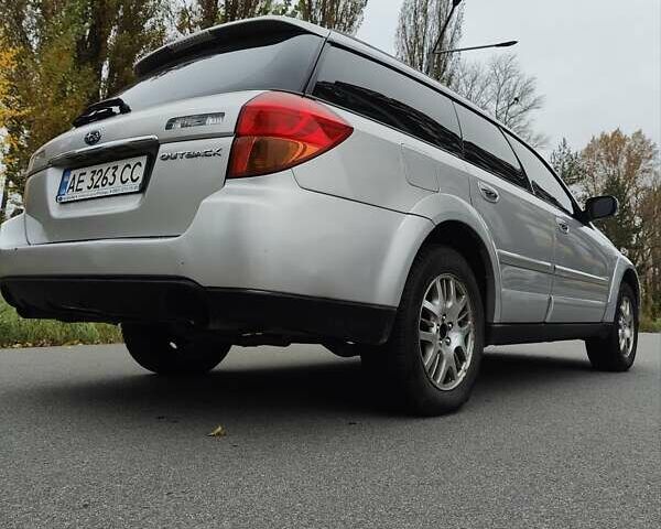 Сірий Субару Аутбек, об'ємом двигуна 2.46 л та пробігом 375 тис. км за 6000 $, фото 6 на Automoto.ua