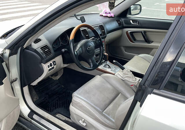 Сірий Субару Аутбек, об'ємом двигуна 2.99 л та пробігом 280 тис. км за 5200 $, фото 32 на Automoto.ua