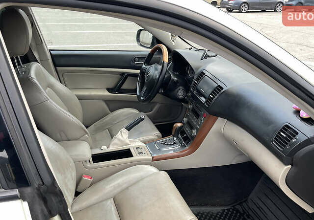 Серый Субару Аутбек, объемом двигателя 2.99 л и пробегом 280 тыс. км за 5700 $, фото 31 на Automoto.ua