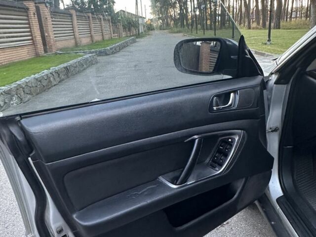 Сірий Субару Аутбек, об'ємом двигуна 2.5 л та пробігом 310 тис. км за 4700 $, фото 8 на Automoto.ua