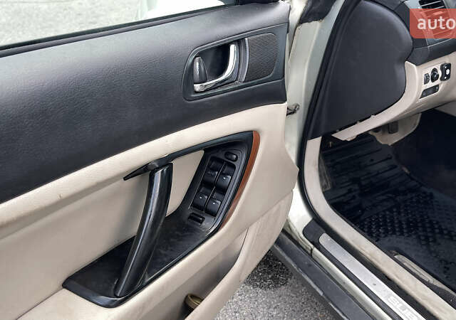 Сірий Субару Аутбек, об'ємом двигуна 2.99 л та пробігом 280 тис. км за 5200 $, фото 33 на Automoto.ua