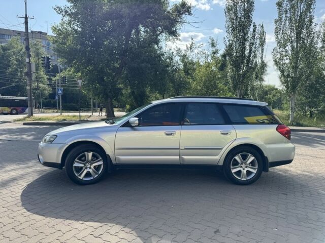 Сірий Субару Аутбек, об'ємом двигуна 3 л та пробігом 228 тис. км за 6800 $, фото 3 на Automoto.ua