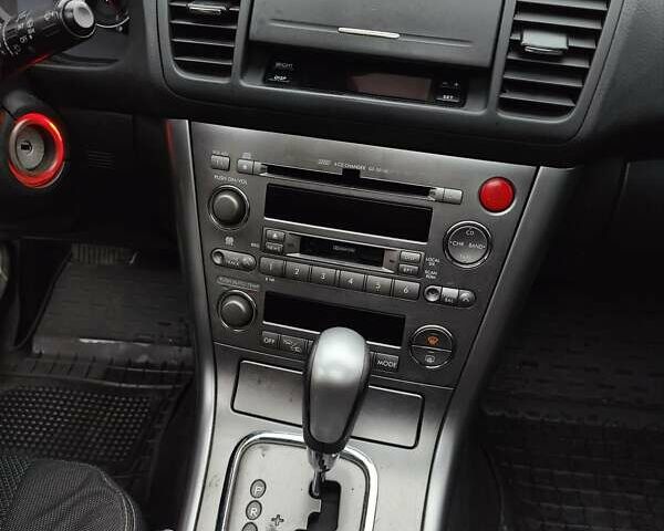 Сірий Субару Аутбек, об'ємом двигуна 2.46 л та пробігом 375 тис. км за 6000 $, фото 16 на Automoto.ua