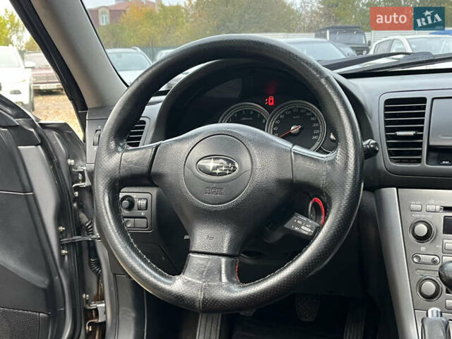 Серый Субару Аутбек, объемом двигателя 2.5 л и пробегом 401 тыс. км за 5400 $, фото 14 на Automoto.ua
