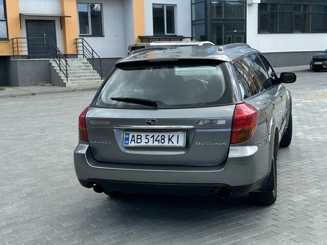 Серый Субару Аутбек, объемом двигателя 2.5 л и пробегом 280 тыс. км за 3000 $, фото 2 на Automoto.ua
