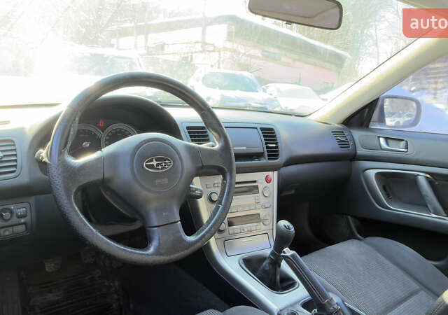 Серый Субару Аутбек, объемом двигателя 2.5 л и пробегом 207 тыс. км за 3975 $, фото 7 на Automoto.ua