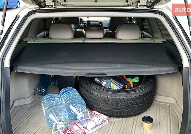 Серый Субару Аутбек, объемом двигателя 2.99 л и пробегом 280 тыс. км за 5700 $, фото 25 на Automoto.ua