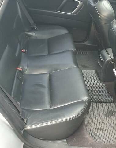 Сірий Субару Аутбек, об'ємом двигуна 2.5 л та пробігом 350 тис. км за 5500 $, фото 6 на Automoto.ua