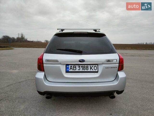 Серый Субару Аутбек, объемом двигателя 2.46 л и пробегом 285 тыс. км за 5900 $, фото 4 на Automoto.ua