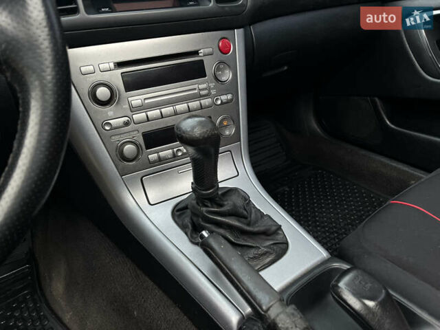 Серый Субару Аутбек, объемом двигателя 2.5 л и пробегом 401 тыс. км за 5400 $, фото 22 на Automoto.ua