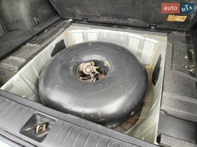 Серый Субару Аутбек, объемом двигателя 2.46 л и пробегом 285 тыс. км за 5900 $, фото 23 на Automoto.ua